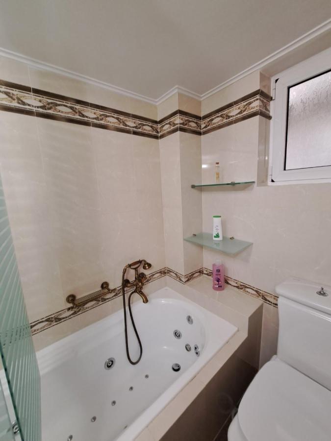 Seaview Flora'S Luxury Apartment-300Meters From The Beach Rethymno  Екстер'єр фото